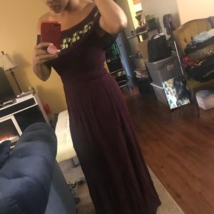 Off shoulder maxi dress with embroidery detail